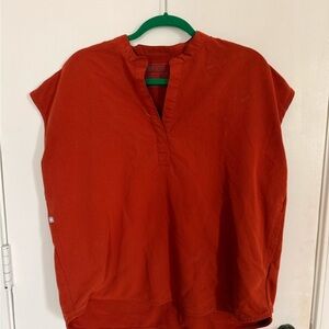 Figs Rafela auburn scrub top